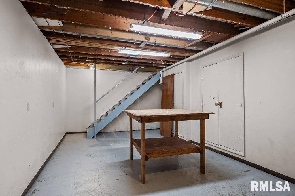 223 28th Avenue Moline, IL 61265 - Photo 36 of 44