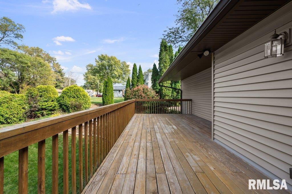 223 28th Avenue Moline, IL 61265 - Photo 40 of 44