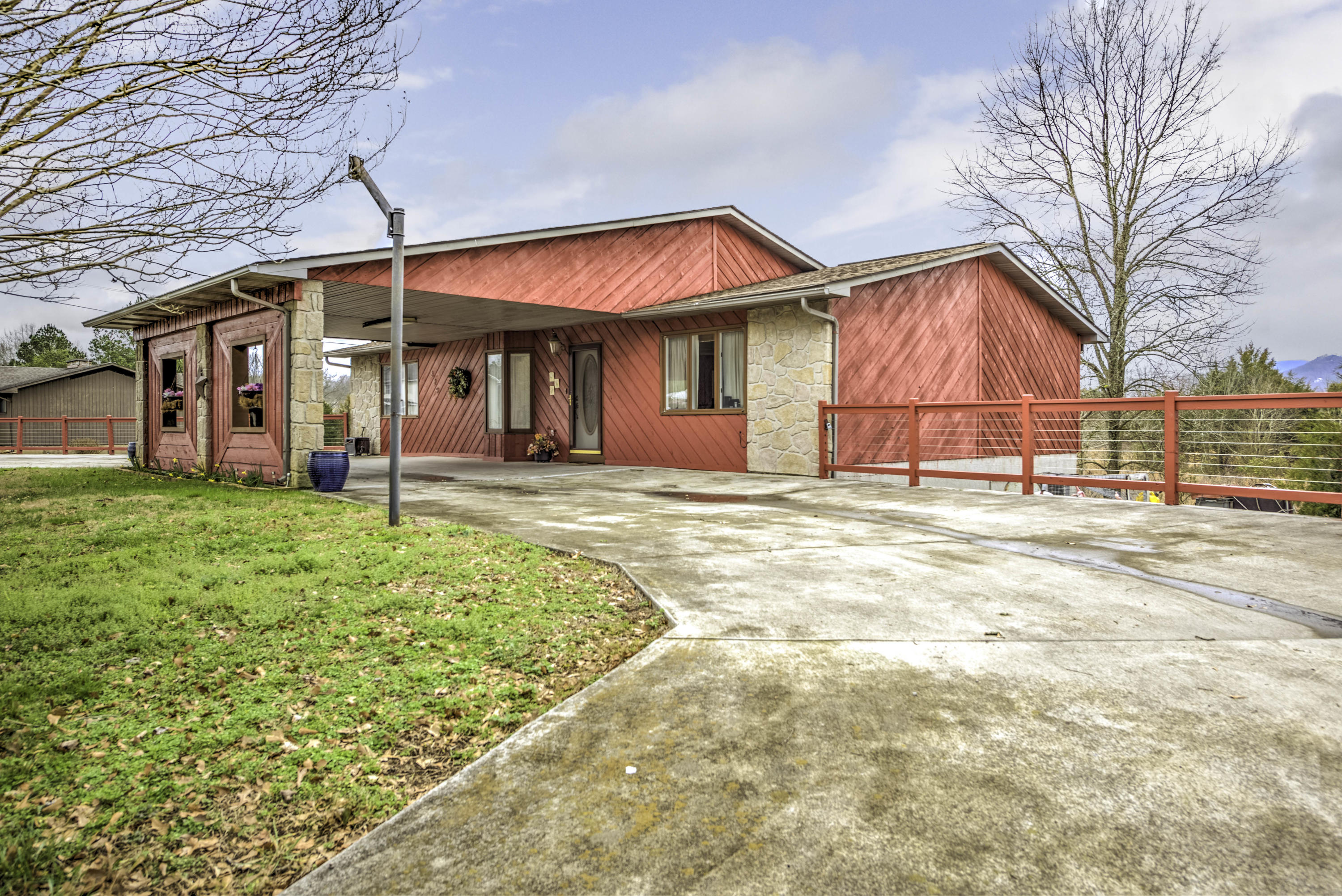 329 Apple Valley Road Sevierville, TN 37862 - Photo 1 of 40 2