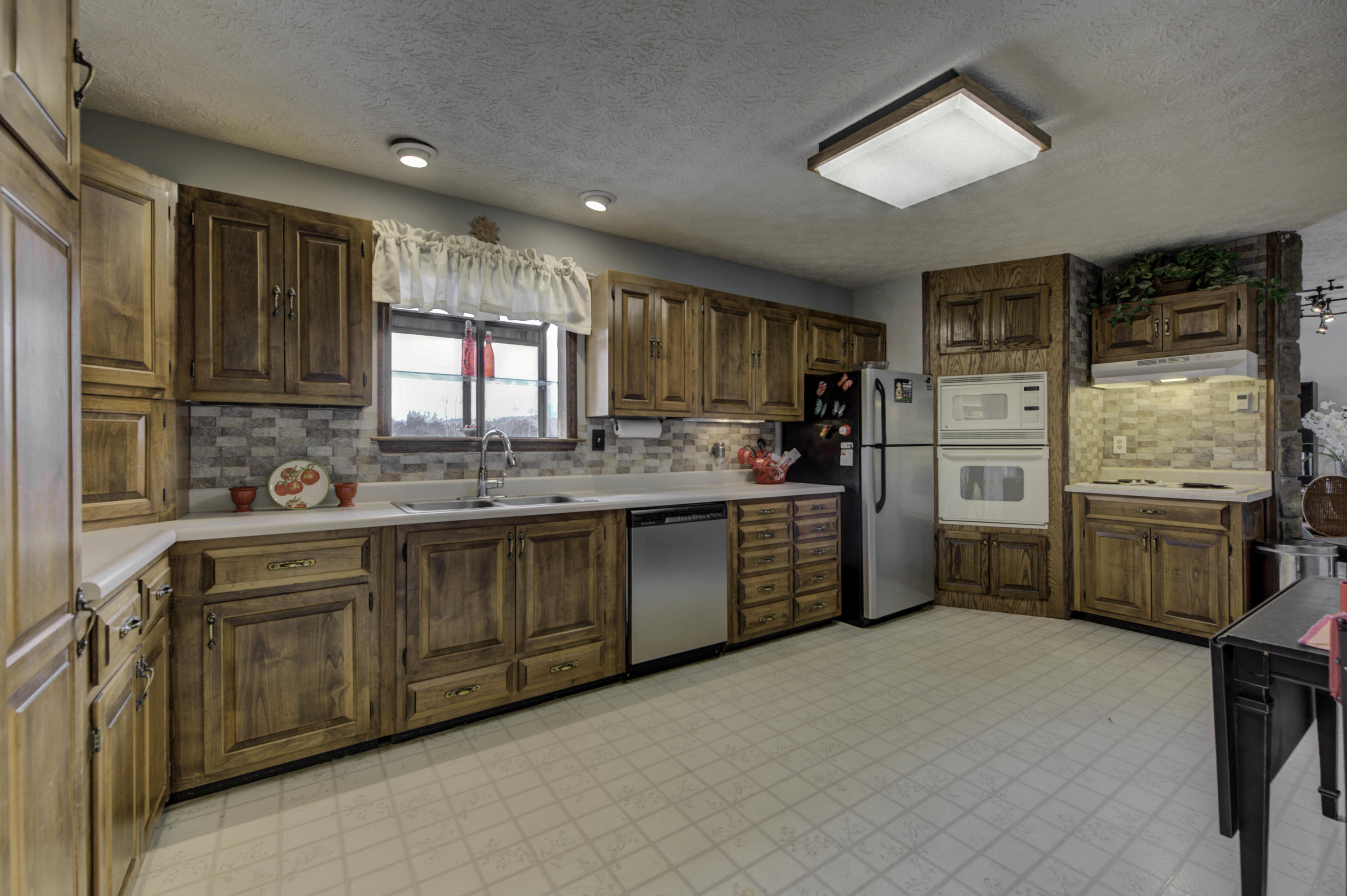 329 Apple Valley Road Sevierville, TN 37862 - Photo 10 of 40 10