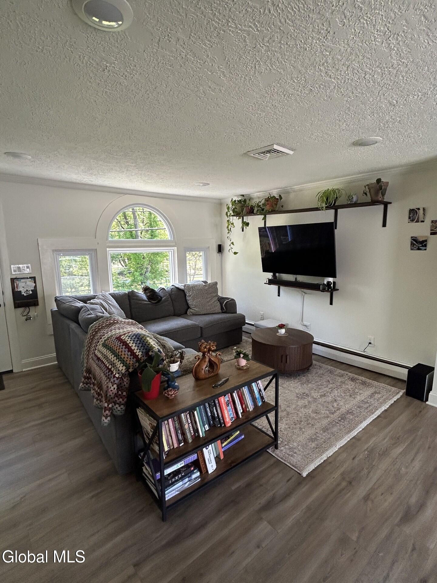 439 Krumkill Road Bethlehem, NY 12203 - Photo 8 of 33 LR 1
