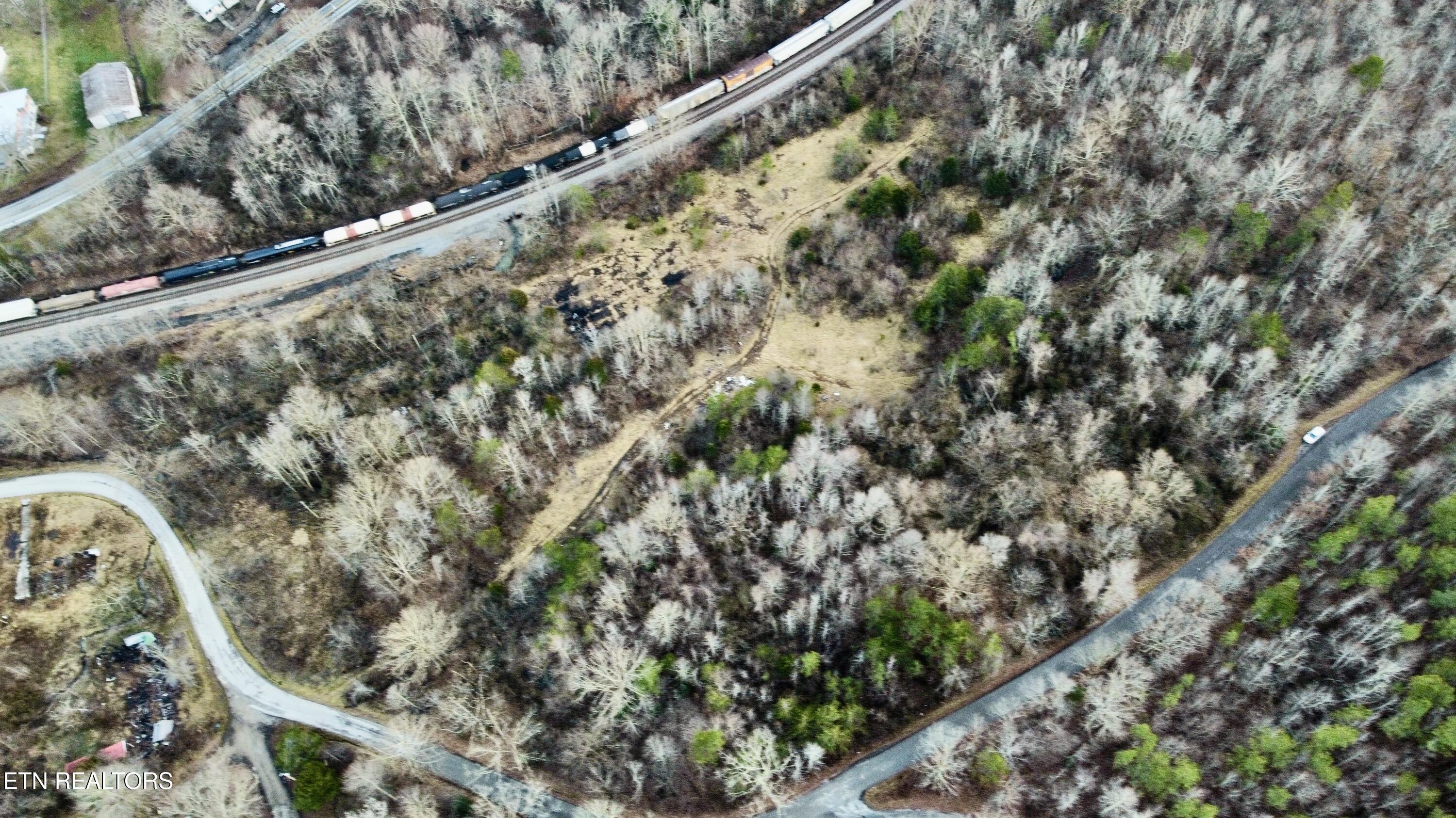 611 Edward Smith Road Robbins, TN 37852 - Photo 16 of 28 Photo Feb 01 2025, 5 55 01 PM