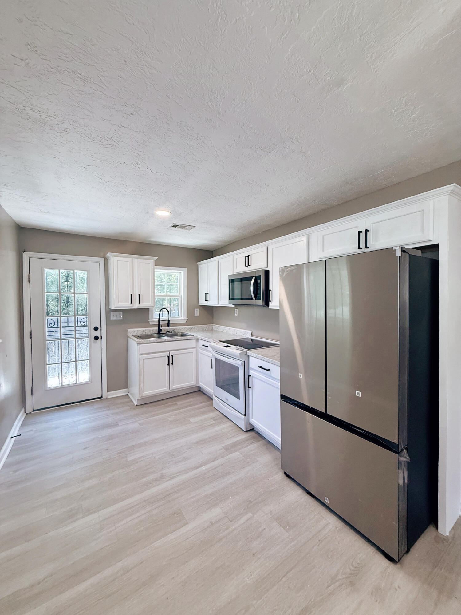 1502 12th Street Augusta, GA 30901 - Photo 3 of 12 Kitchen