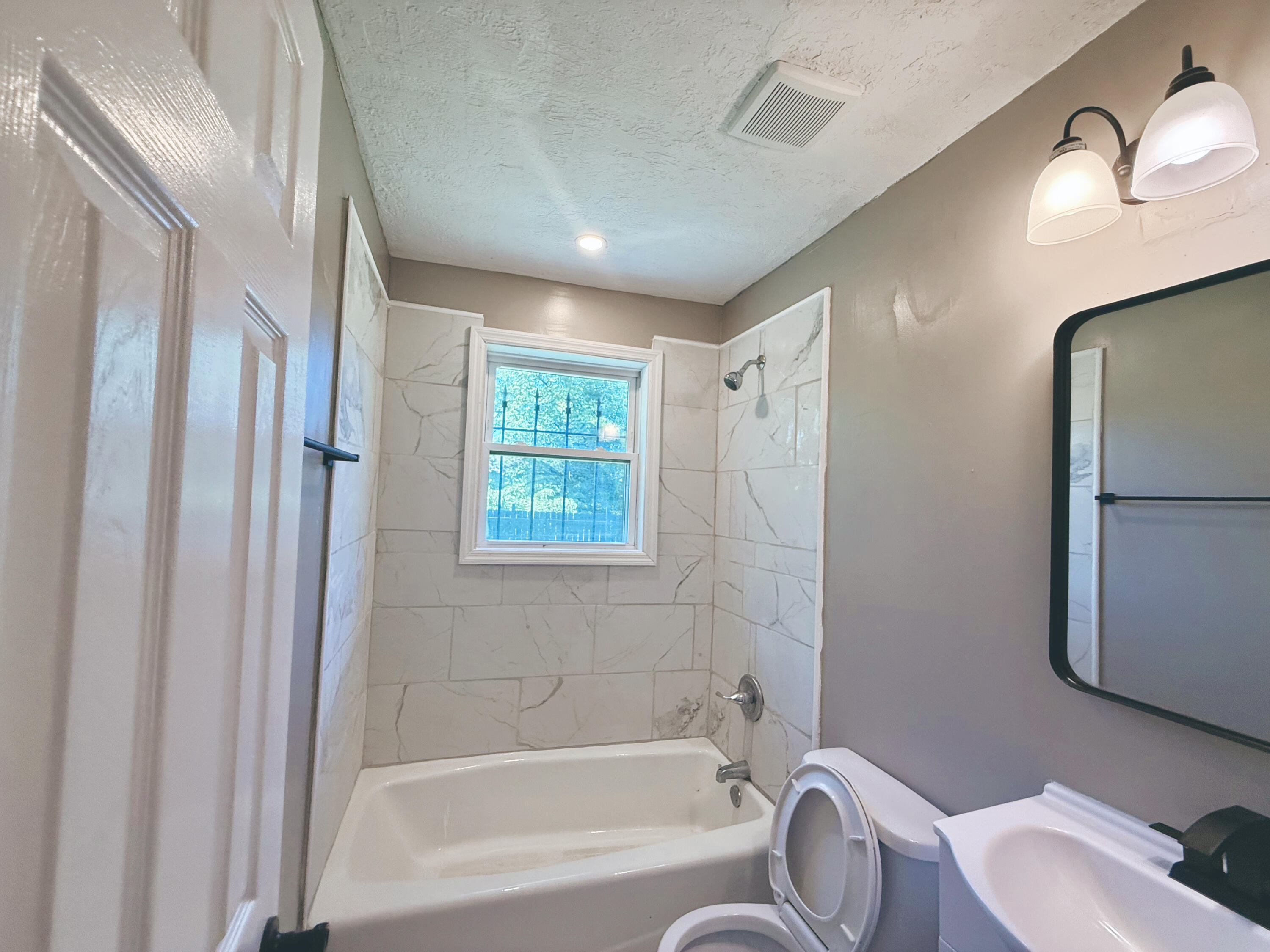 1502 12th Street Augusta, GA 30901 - Photo 6 of 12 Bathroom
