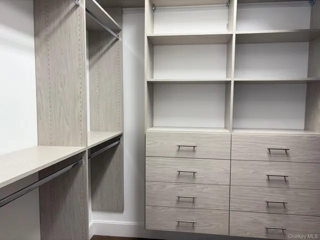 $12,000 | 1005 Mill Creek South, Roslyn, NY 11576