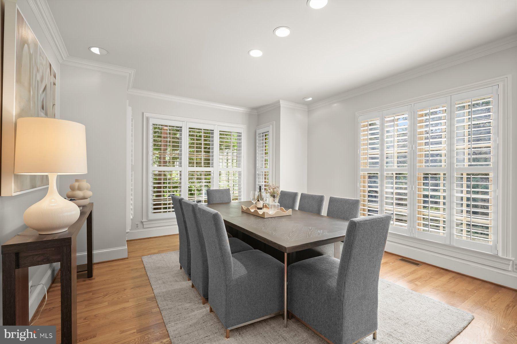 1620 Foxhall Road Northwest Washington, DC 20007 - Photo 5 of 27 Gallery Image 5