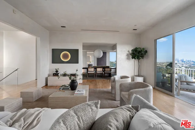 $3,895,000 | 7882 Fareholm Drive, Los Angeles, CA 90046