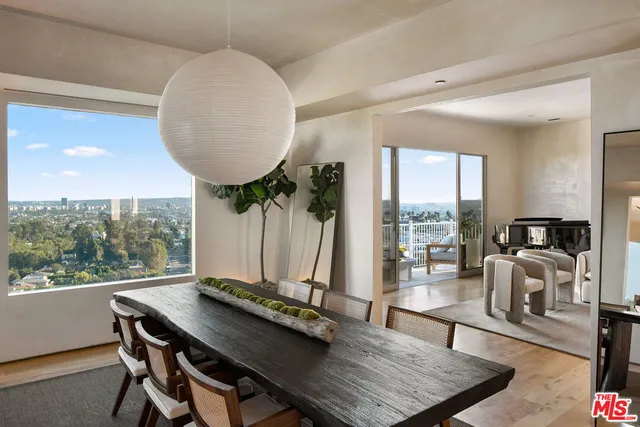 $3,895,000 | 7882 Fareholm Drive, Los Angeles, CA 90046