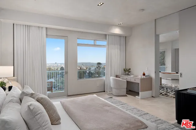 $3,895,000 | 7882 Fareholm Drive, Los Angeles, CA 90046