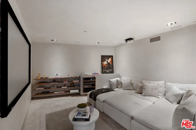 $3,895,000 | 7882 Fareholm Drive, Los Angeles, CA 90046