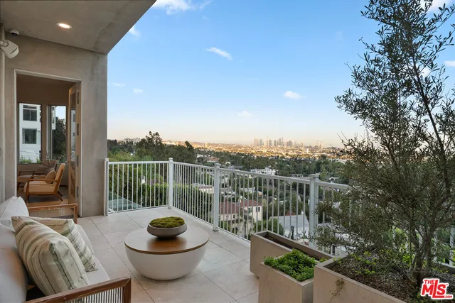 $3,895,000 | 7882 Fareholm Drive, Los Angeles, CA 90046