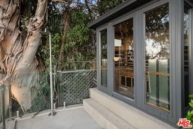 $3,895,000 | 7882 Fareholm Drive, Los Angeles, CA 90046