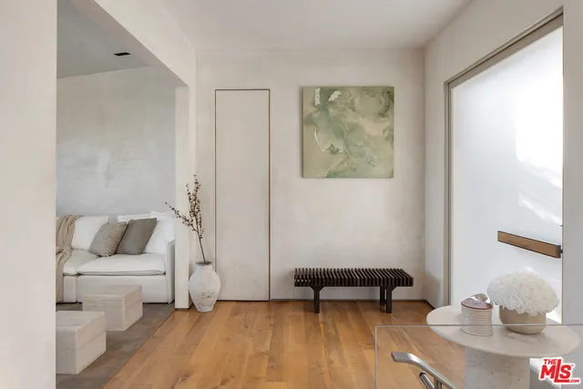 $3,895,000 | 7882 Fareholm Drive, Los Angeles, CA 90046