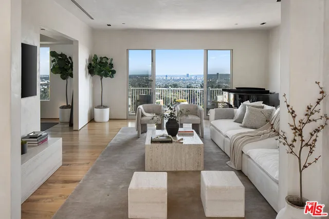 $3,895,000 | 7882 Fareholm Drive, Los Angeles, CA 90046