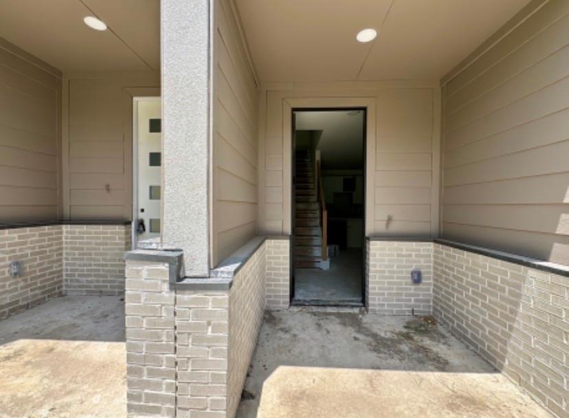 9475 Timberleaf Drive Dallas, TX 75243 - Photo 19 of 23 Doorway to property
