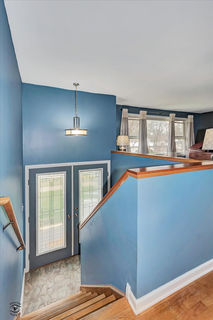 8809 Willow Road Hickory Hills, IL 60457 - Photo 2 of 28