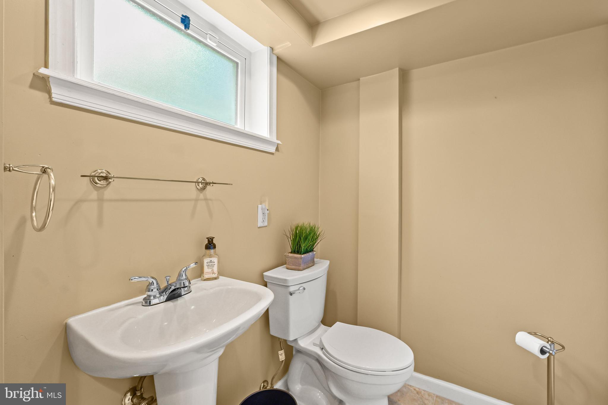 10608 Shady Circle Silver Spring, MD 20903 - Photo 28 of 48