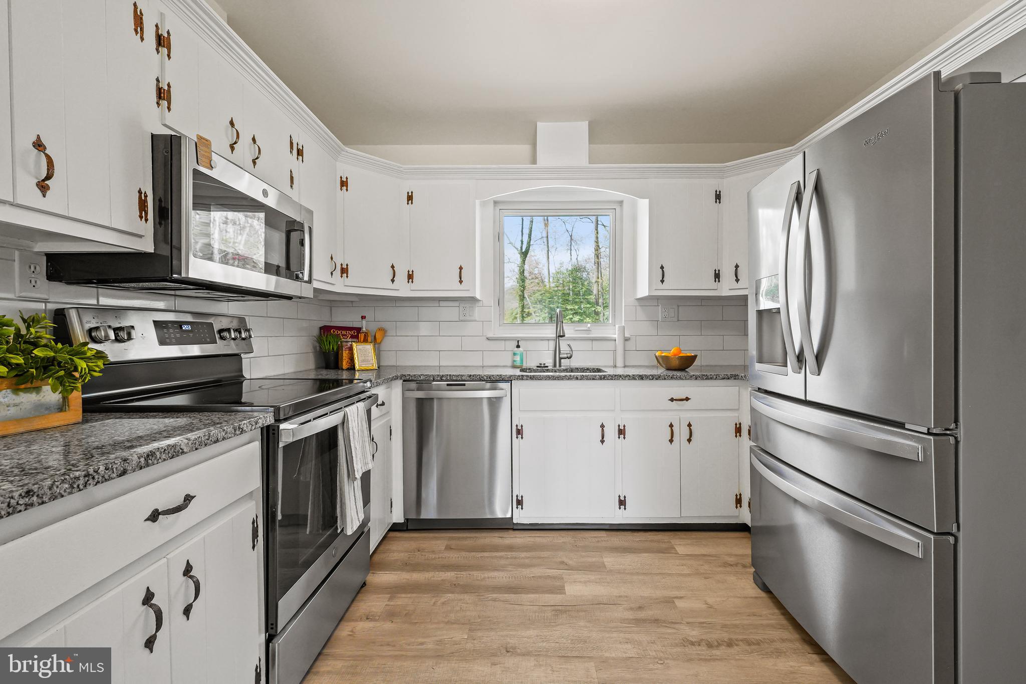 10608 Shady Circle Silver Spring, MD 20903 - Photo 8 of 48 Kitchen