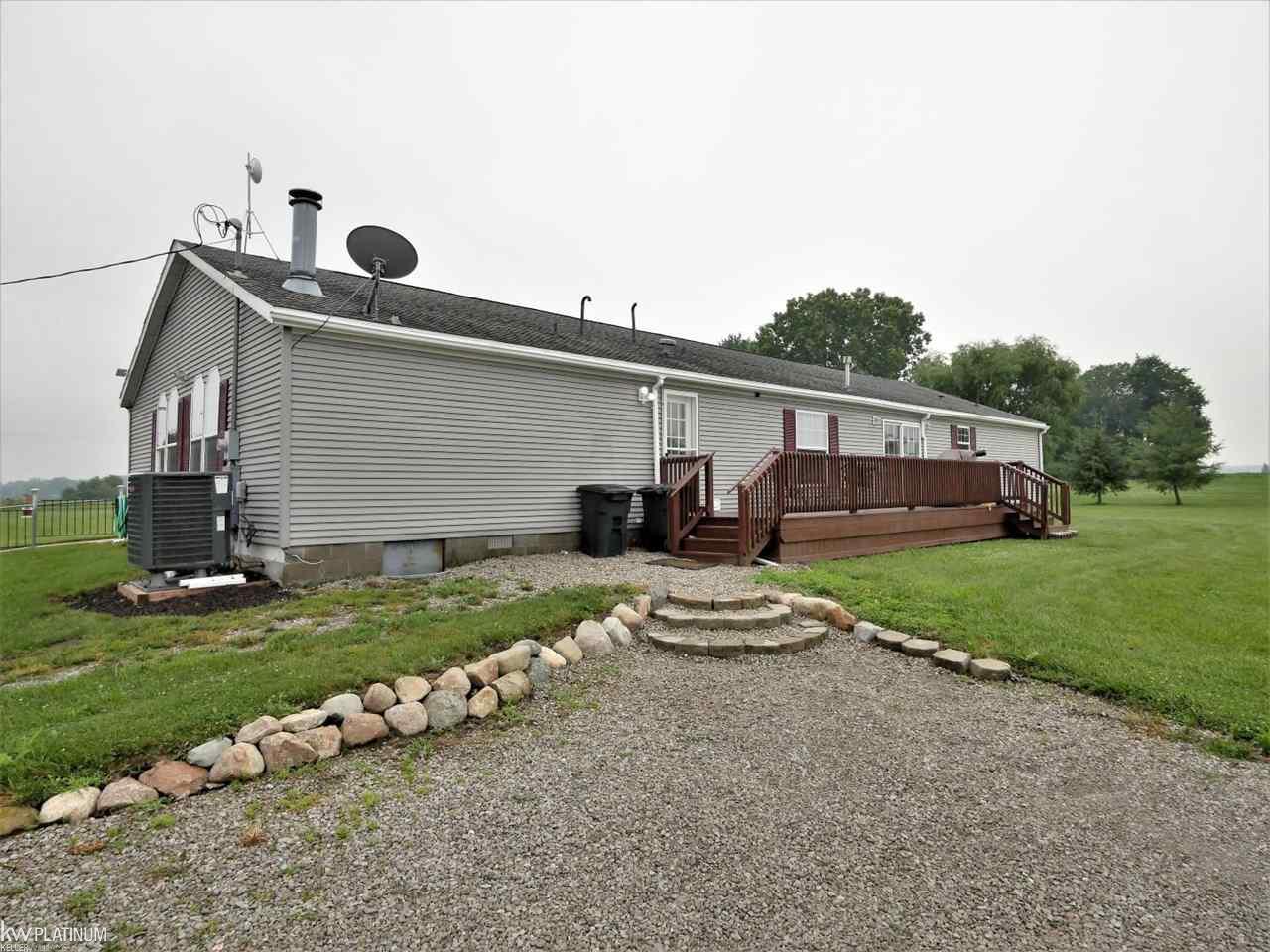 4476 Cole Road Fort Gratiot, MI 48059 - Photo 8 of 34 50057798-7.JPG
