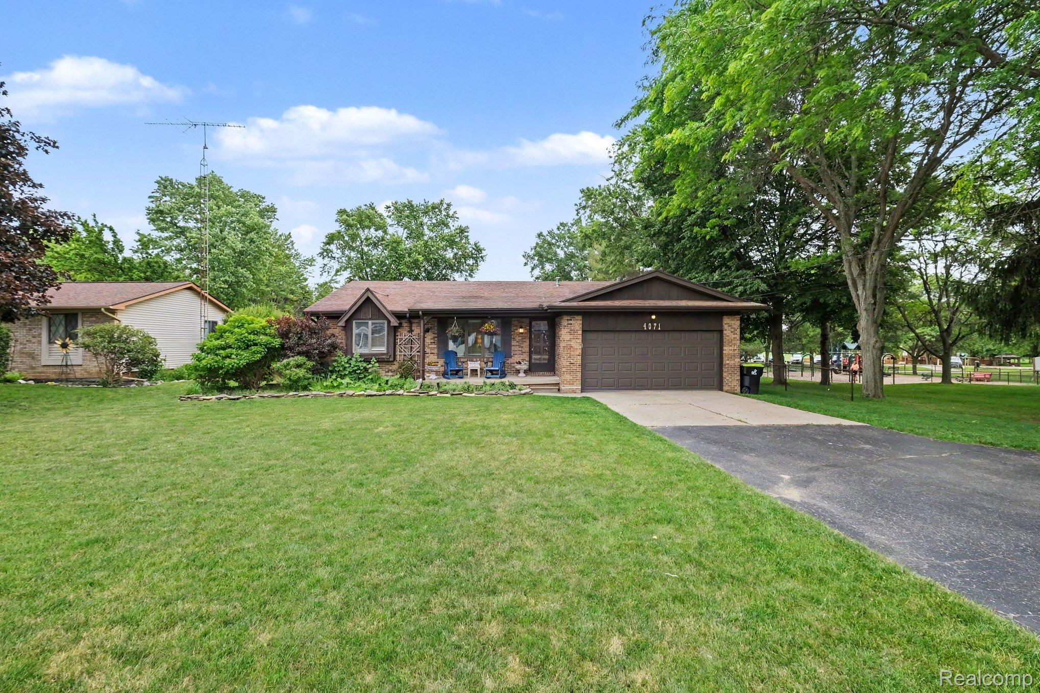 4071 Elms Road Swartz Creek, MI 48473 - Photo 2 of 32 002_file_8272.jpg
