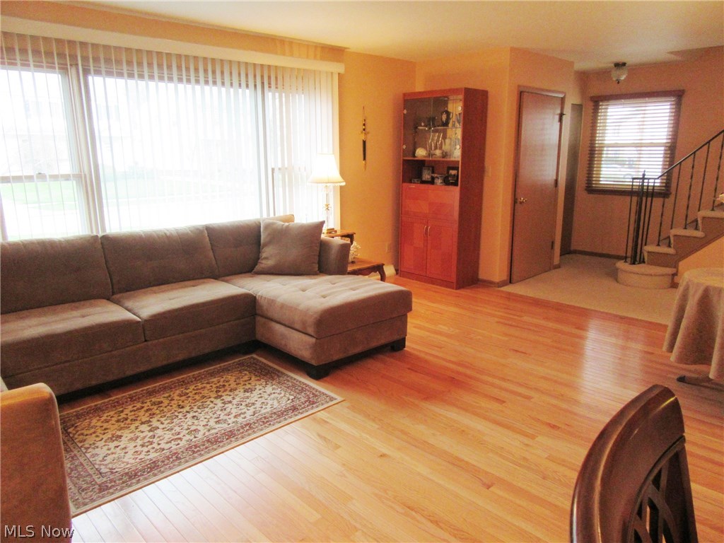4095 Linnell Road Cleveland, OH 44121 - Photo 2 of 24 Gallery Image 2