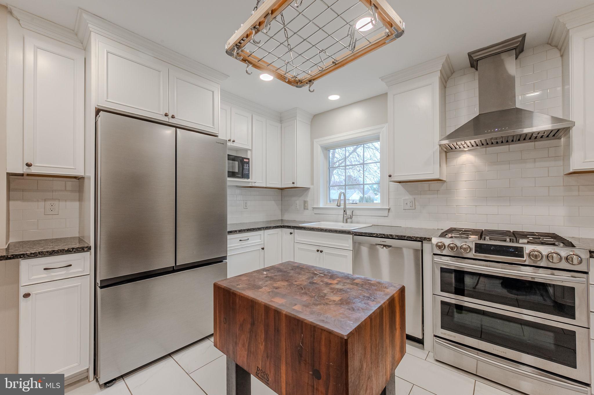 206 Cheltenham Road Newark, DE 19711 - Photo 14 of 30 Stainless Steel Appliances