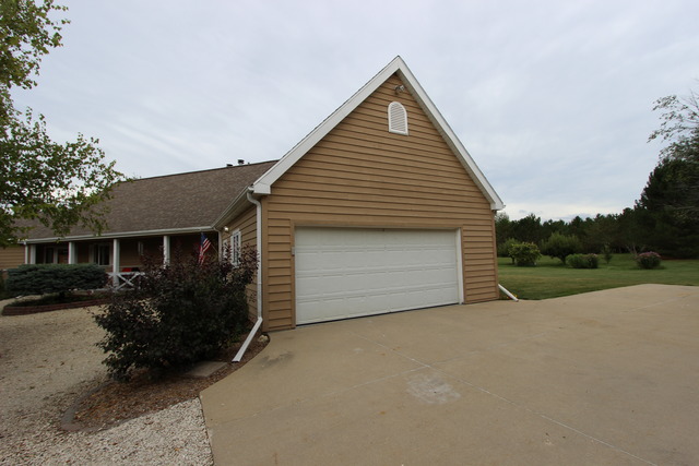 10605 Seaman Road Hebron, IL 60034 - Photo 4 of 25