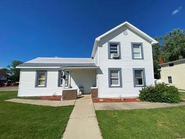 $75,000 | 217 West Railroad Street, Lena, IL 61048