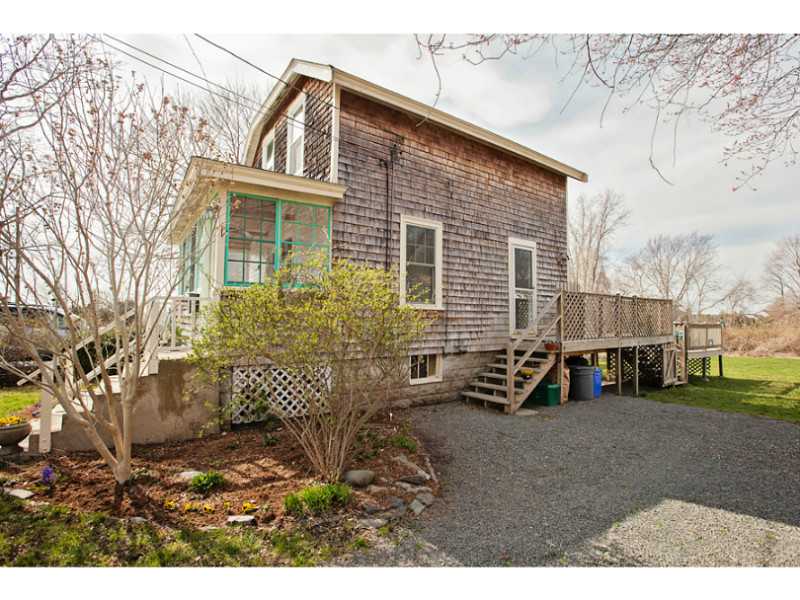 19 Beach Road Bristol, RI 02809 - Photo 3 of 20 Exterior Front.