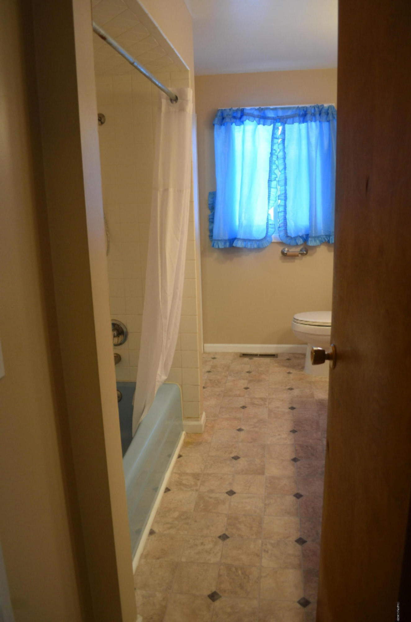 2693 Park Road Coloma, MI 49038 - Photo 9 of 27 2693 N Park Rd, Coloma, MI Updated Bath