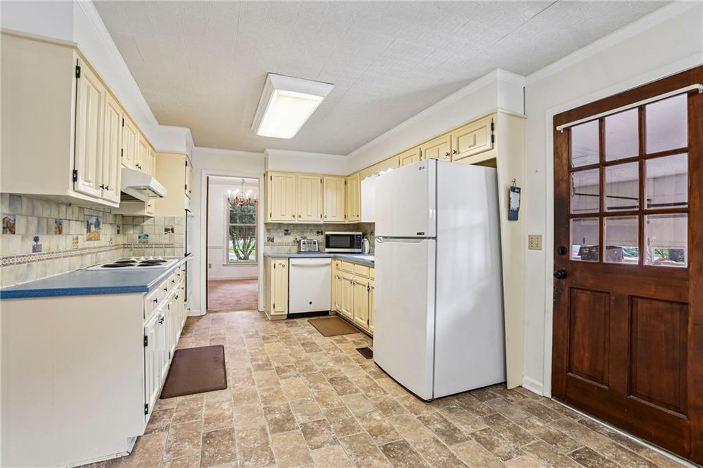 145 White Road Fayetteville, GA 30214 - Photo 12 of 56
