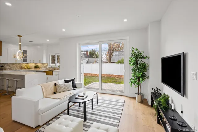 $1,750,000 | 182 Friends Lane, Westbury, NY 11590