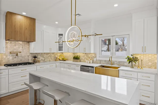 $1,750,000 | 182 Friends Lane, Westbury, NY 11590