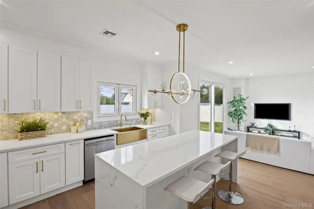 $1,750,000 | 182 Friends Lane, Westbury, NY 11590