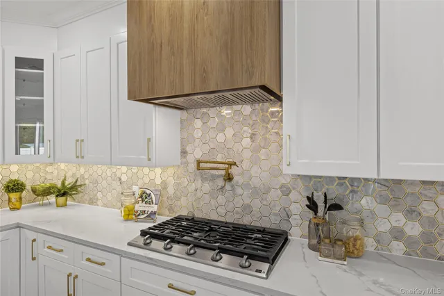 $1,750,000 | 182 Friends Lane, Westbury, NY 11590