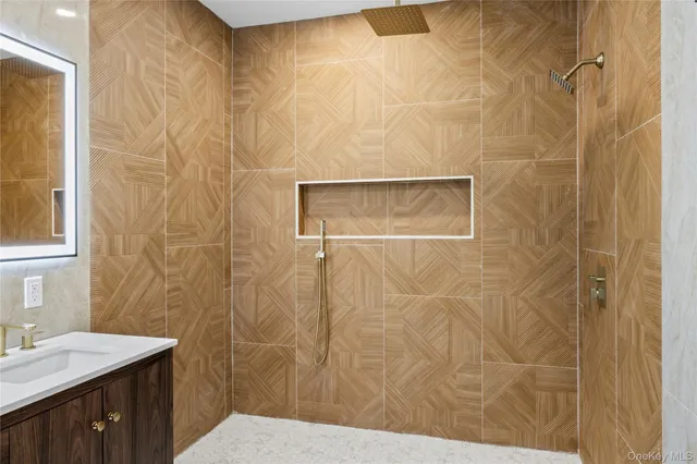 $1,750,000 | 182 Friends Lane, Westbury, NY 11590