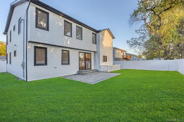 $1,750,000 | 182 Friends Lane, Westbury, NY 11590