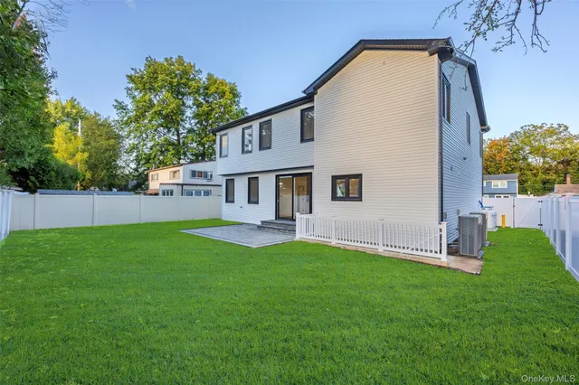 $1,750,000 | 182 Friends Lane, Westbury, NY 11590