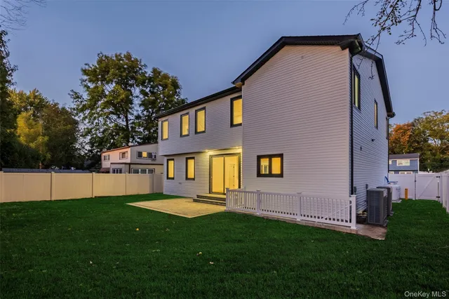 $1,750,000 | 182 Friends Lane, Westbury, NY 11590