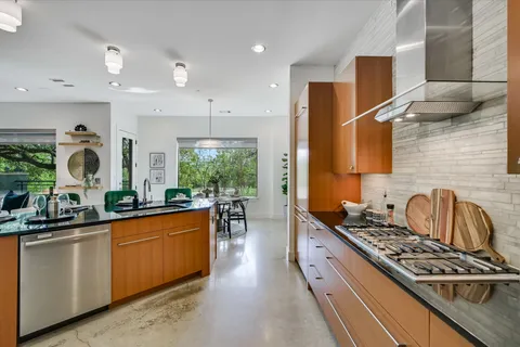 $775,000 | 8110 Ranch Road 2222, Unit 33, Austin, TX 78730