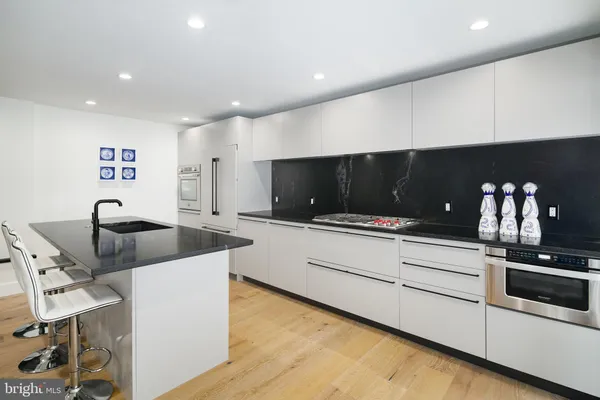 $4,500 | 1126 1/2 Lombard Street, Philadelphia, PA 19147