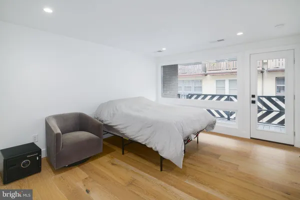 $4,500 | 1126 1/2 Lombard Street, Philadelphia, PA 19147