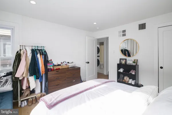 $4,500 | 1126 1/2 Lombard Street, Philadelphia, PA 19147