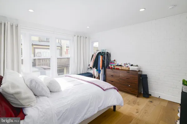 $4,500 | 1126 1/2 Lombard Street, Philadelphia, PA 19147