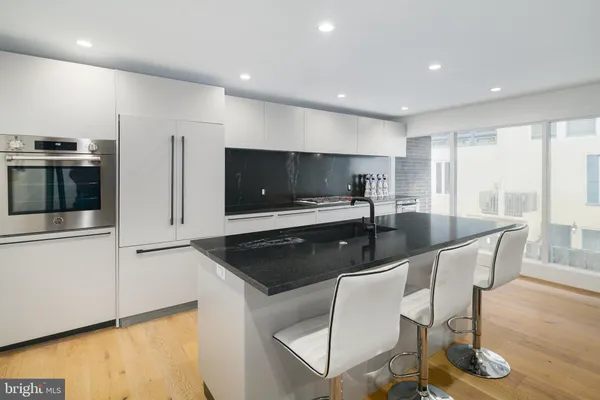 $4,500 | 1126 1/2 Lombard Street, Philadelphia, PA 19147