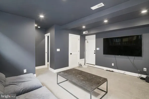 $4,500 | 1126 1/2 Lombard Street, Philadelphia, PA 19147