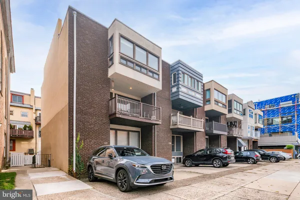 $4,500 | 1126 1/2 Lombard Street, Philadelphia, PA 19147