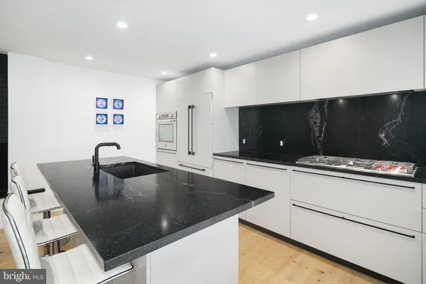 $4,500 | 1126 1/2 Lombard Street, Philadelphia, PA 19147