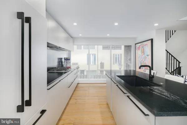 $4,500 | 1126 1/2 Lombard Street, Philadelphia, PA 19147