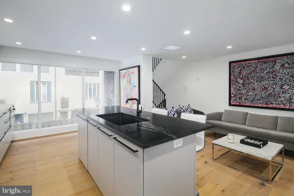 $4,500 | 1126 1/2 Lombard Street, Philadelphia, PA 19147